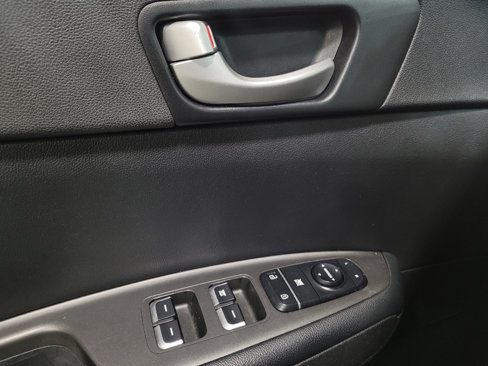 Used 2018 Kia Optima LX image 27