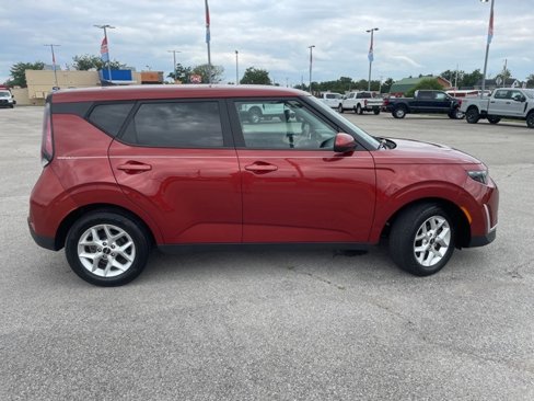 Used 2023 Kia Soul LX w/ LX Technology Package image 12