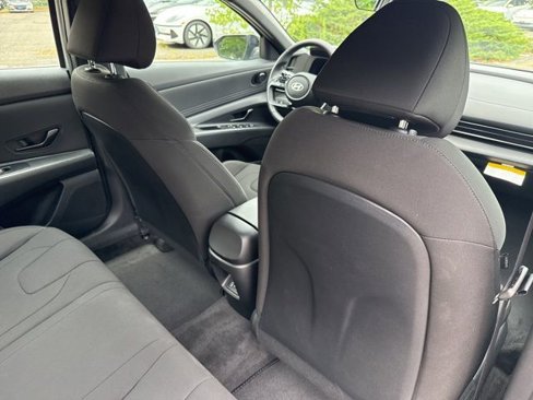 Certified 2025 Hyundai Elantra Sport image 24