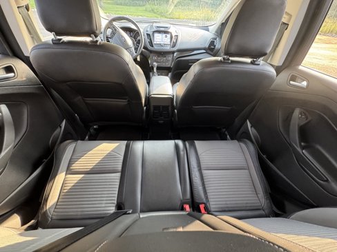 Used 2018 Ford Escape SE w/ SE Sport Appearance Package image 34