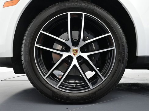 Certified 2025 Porsche Macan image 23
