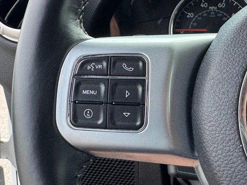 Used 2016 Jeep Wrangler Unlimited Rubicon image 17