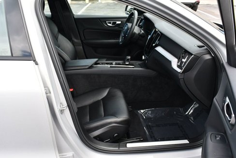 Used 2024 Volvo S60 B5 Core w/ Climate Package image 48