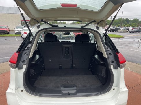 Used 2020 Nissan Rogue S image 14