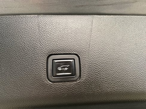 Used 2021 Chevrolet Traverse LT image 13