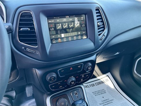 Used 2021 Jeep Compass Latitude image 16