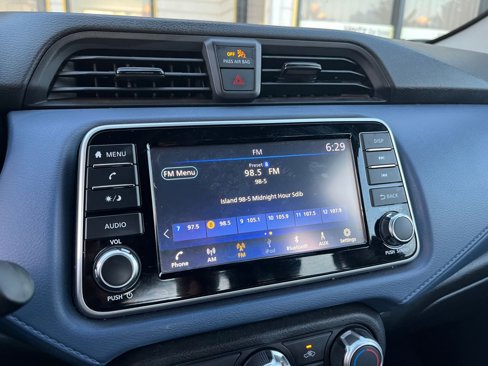 Used 2023 Nissan Versa SV image 17