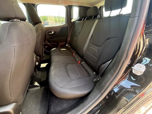 Used 2021 Jeep Renegade Latitude w/ Sun & Sound Group image 22