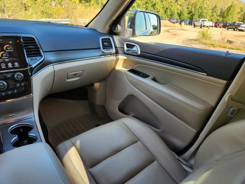 Used 2020 Jeep Grand Cherokee Limited image 19