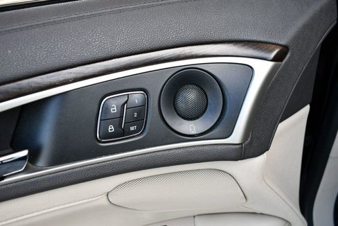 Used 2020 Lincoln MKZ Reserve image 12