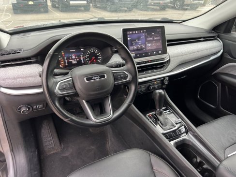 Used 2022 Jeep Compass Latitude image 9