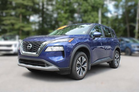 Used 2023 Nissan Rogue SV image 3