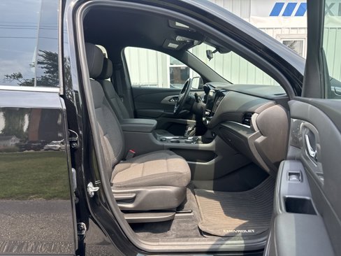 Used 2022 Chevrolet Traverse LT image 23