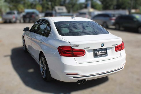 Used 2018 BMW 330i xDrive Sedan w/ Premium Package image 11