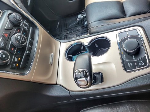 Used 2015 Jeep Grand Cherokee Limited w/ Trailer Tow Group IV image 17