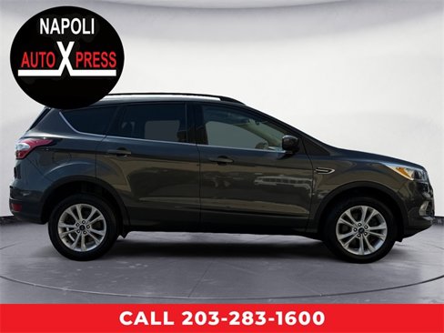 Used 2018 Ford Escape SE image 2