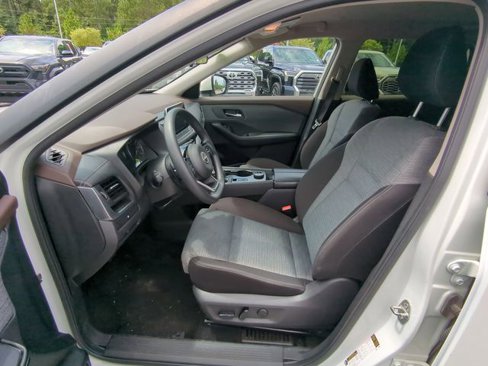 Used 2023 Nissan Rogue SV image 18
