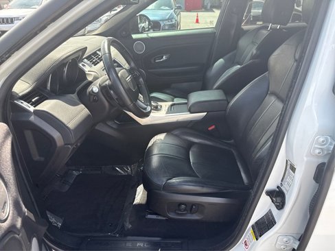 Used 2017 Land Rover Range Rover Evoque SE image 10