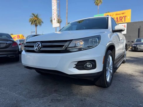 Used 2014 Volkswagen Tiguan SE image 4