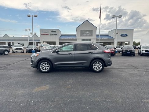 Used 2023 Ford Edge SEL image 2
