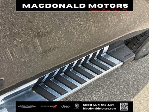 Used 2020 Ford Expedition XLT w/ FX4 Off-Road Package image 18