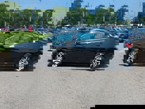 Used 2016 Chevrolet Malibu LT image 5