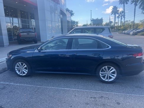 Used 2020 Volkswagen Passat 2.0T SE image 2