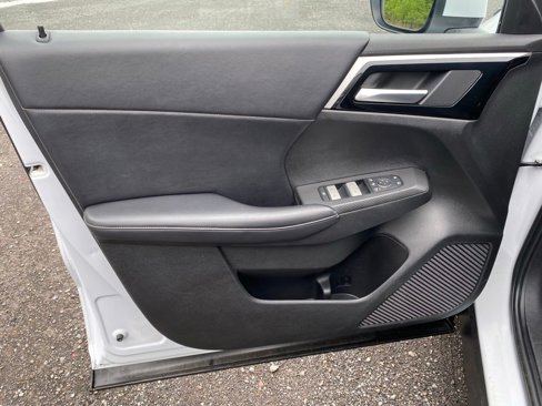 Used 2023 Mitsubishi Outlander SE image 10