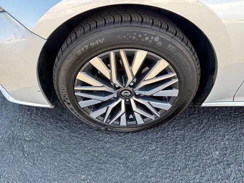 Used 2024 Nissan Altima 2.5 SV image 6