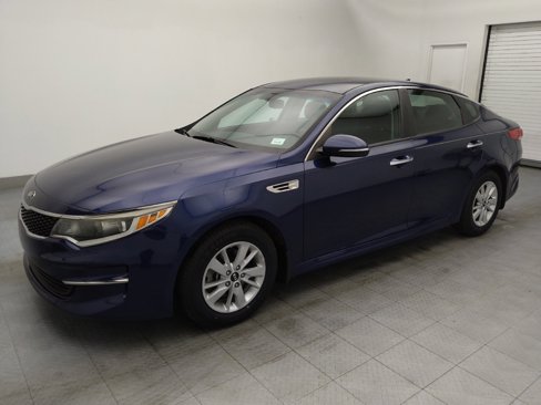 Used 2017 Kia Optima LX image 2