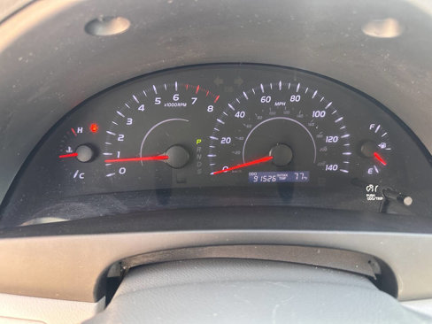 Used 2010 Toyota Camry LE image 11
