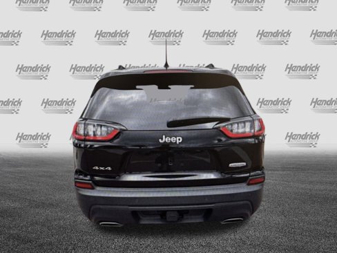 Used 2019 Jeep Cherokee Latitude w/ Cold Weather Group image 9