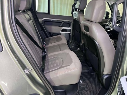Used 2020 Land Rover Defender 110 First Edition image 24