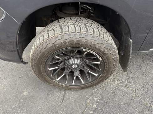 Used 2015 RAM 1500 Limited image 11
