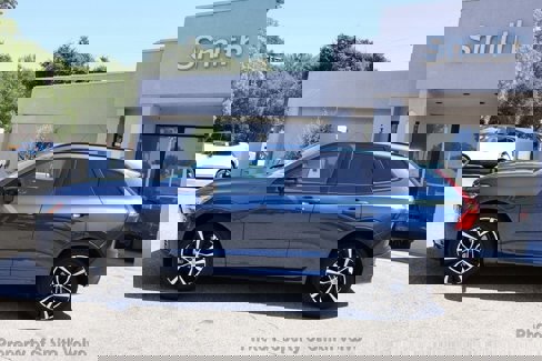 Certified 2023 Volvo XC60 B5 Plus image 1