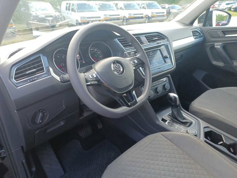 Used 2021 Volkswagen Tiguan S image 8
