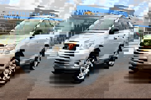 Used 2007 Toyota RAV4 2WD w/ 3rd Row image 2