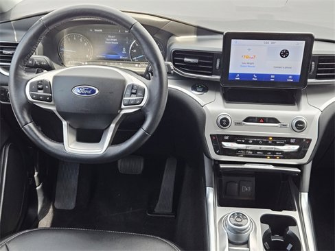 Used 2020 Ford Explorer XLT w/ Equipment Group 202A image 25
