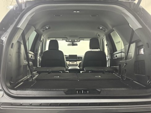 Used 2021 Ford Explorer XLT w/ XLT Sport Appearance Package image 38