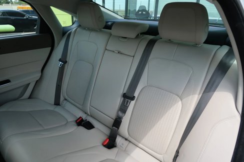 Used 2017 Jaguar XF Prestige image 18
