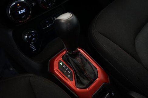 Used 2016 Jeep Renegade Trailhawk image 25