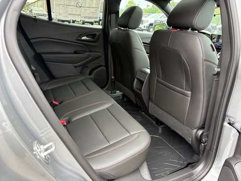 New 2025 Chevrolet Trax RS w/ Sunroof Package image 25