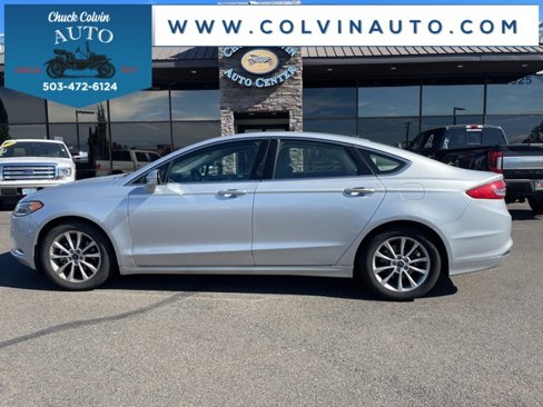 Used 2017 Ford Fusion SE image 1