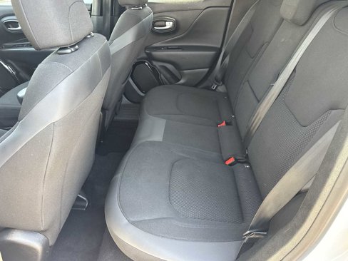 Used 2019 Jeep Renegade Altitude w/ Quick Order Package 2XM image 16