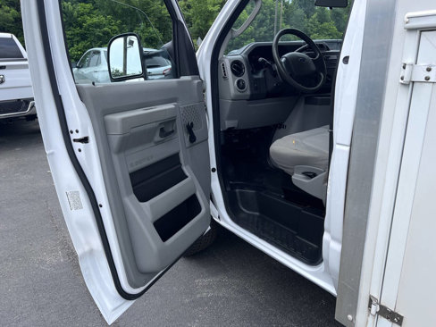 Used 2015 Ford E-350 and Econoline 350 Super Duty image 13