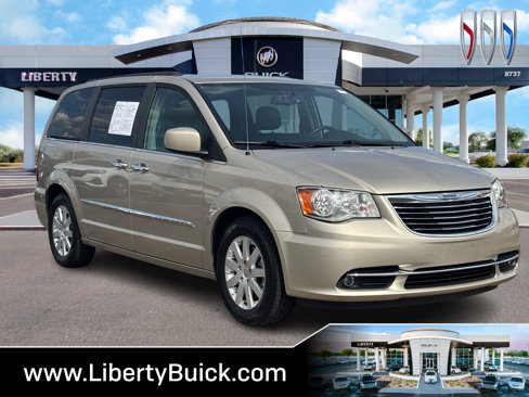 Used 2015 Chrysler Town & Country Touring w/ Driver Convenience Group image 1
