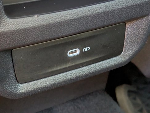 Certified 2022 Volkswagen Taos SE image 24