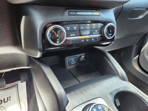 Used 2022 Ford Escape SEL image 11