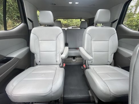 Used 2018 Chevrolet Traverse LT image 15