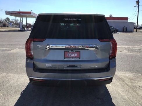 Used 2023 GMC Yukon XL SLT image 8